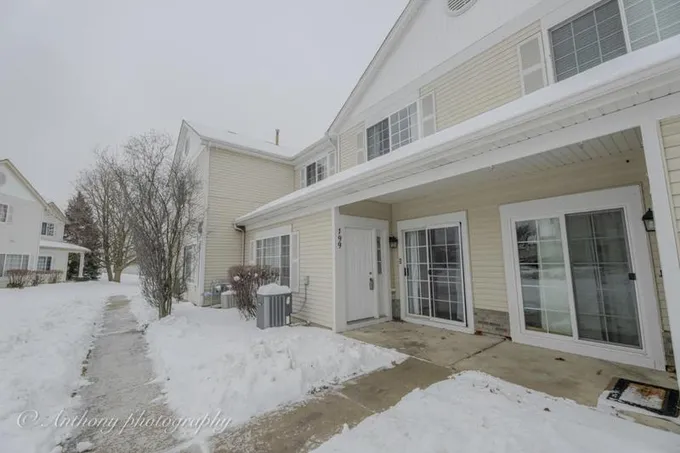 199 N OAKHURST DR # 199, Aurora, IL 60504 Condo/Townhouse For Sale  MLS# 11965005