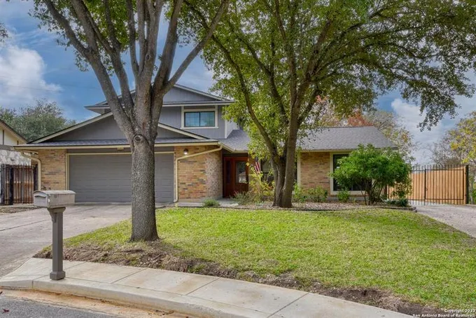 6002 ROYAL CIR, San Antonio, TX 78239-1612 for Sale