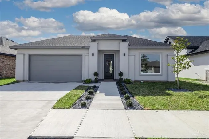 1302 East Encino Avenue, Pharr, TX 78577 for Sale