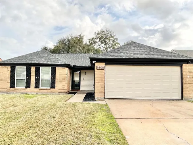9806 Brookview Dr, La Porte, TX 77571 for Sale