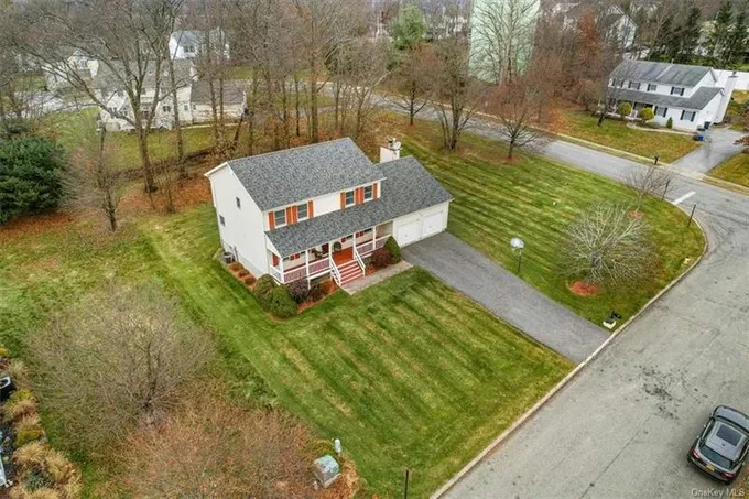 2 WHITMAN PL, Monroe, NY 10950 Single Family Residence For Sale  MLS# H6280044