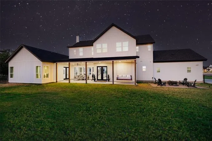 228 Esperanza Petal Pass, Liberty Hill, TX 78642 for Sale