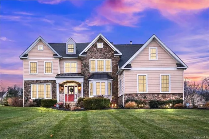 17 HOPEVIEW CT, Newburgh, NY 12550 Single Family Residence For Sale  MLS# H6281760