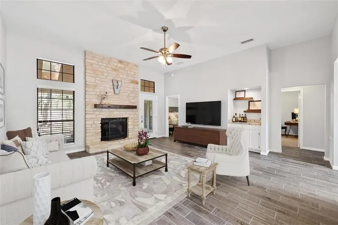 222 Treetop Way, Buda, TX 78610 for Sale