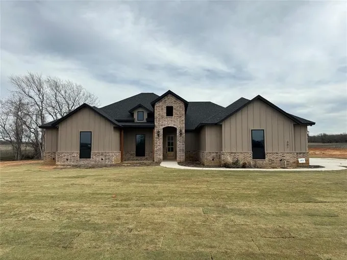 301 Our Ln, Weatherford, TX 76088 for Sale