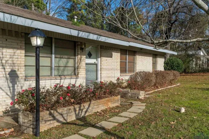 1109 PINE BLUFF DR, Longview, TX 75604 Single Family Residence For Sale  MLS# 20240219