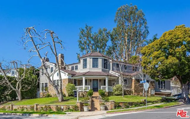 14901 La Cumbre, Pacific Palisades CA 90272 for Sale