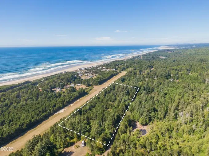 5940 SW Airport Avenue, Waldport OR 97394 for Sale