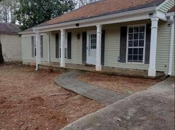 449 Maid Marion Ln - Stone Mountain, GA 30087 - Home For Rent