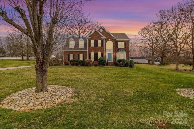 306 Gaston Ct, Statesville, NC 28625  MLS# 4109389 for Sale