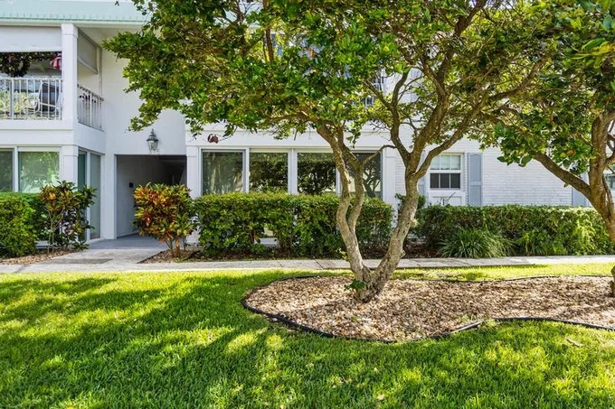 315 Venetian Drive, Unit 4, Delray Beach, FL 33483 for Rent
