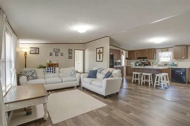 4815 CIMMARON TRL, Weatherford, TX 76087 Mobile Home For Sale  MLS# 20509691