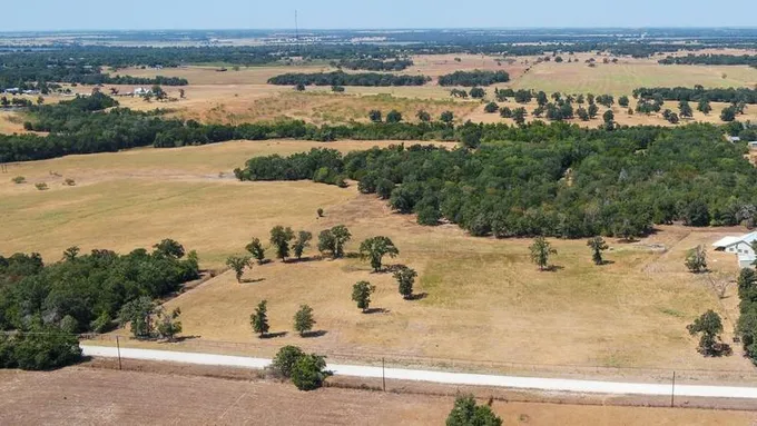 827 D County Road 233, Rockdale, TX 76567 for Sale