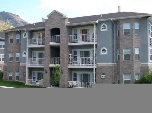 392 N Seven Peaks Blvd unit 322 - Provo, UT 84606 - Home For Rent