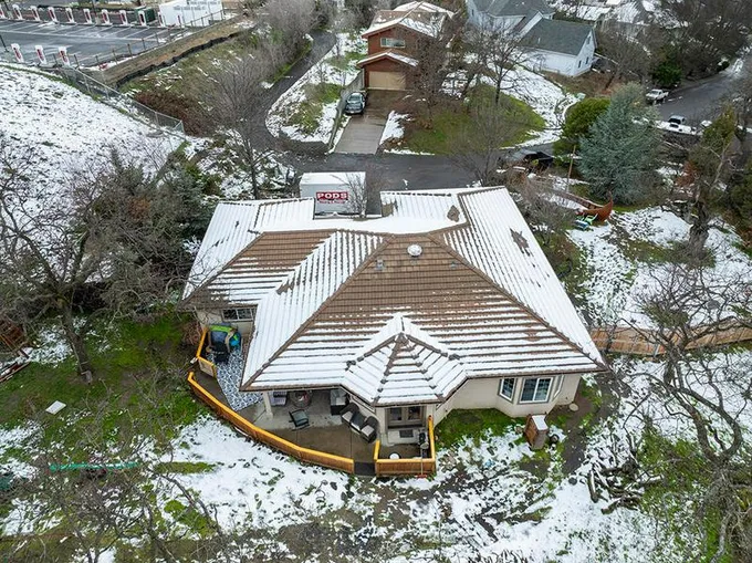 690 Spring Creek Drive, Ashland OR 97520 for Sale