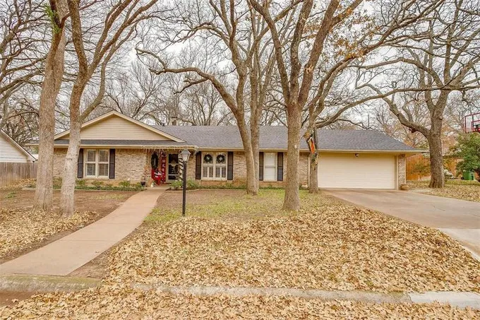 2906 Michael Ln, Mineral Wells, TX 76067 for Sale