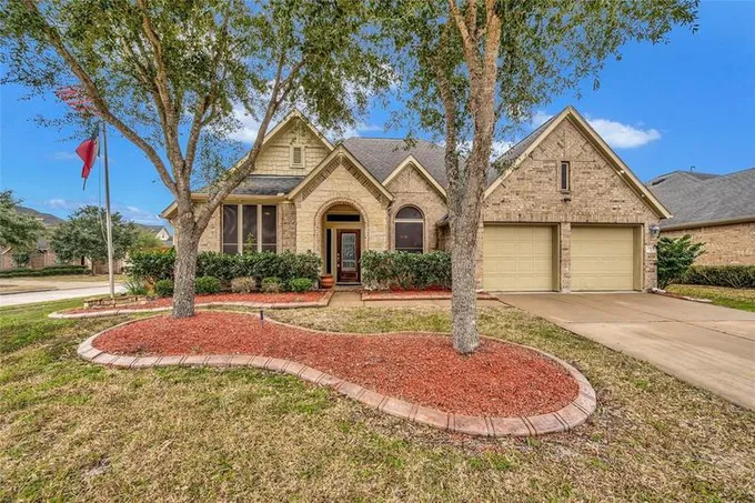 2502 Crestmoon Ct, Houston, TX 77089 for Sale