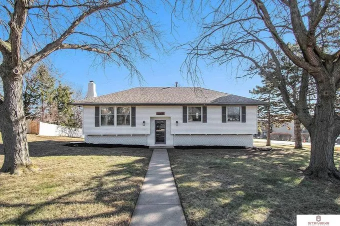 1207 N 95th Ave, Omaha, NE 68114  MLS# 22403094 for Sale