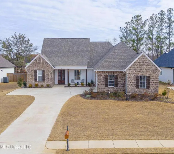 206 Sweetbriar Circle, Canton, MS 39046  620908295 for Sale
