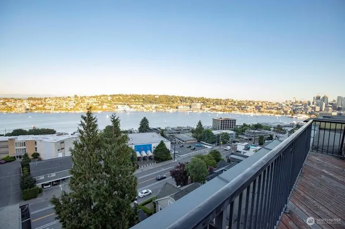 655 Crockett St #B304, Seattle, WA 98109 - MLS 2162455 for Sale