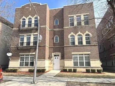 S Langley Ave Apt 202 for Sale