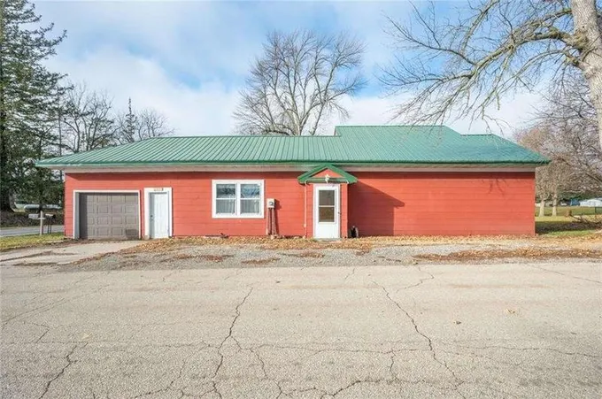 101 Park Street, Laurel, IA 50141  622222644 for Sale