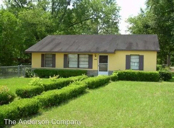 2502 Belmont Ave - Albany, GA 31705 - Home For Rent