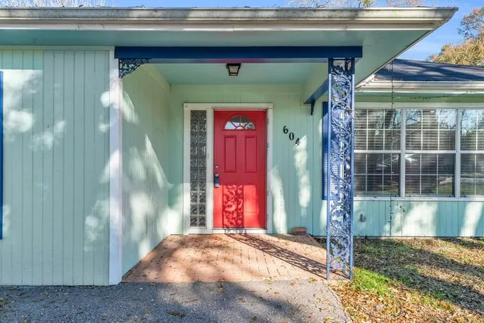 604 Mason St, Tomball, TX 77375 for Sale