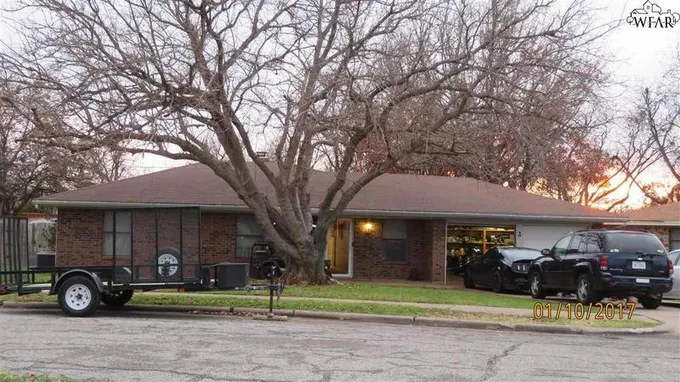 2 SMOKE RISE CIR, Wichita Falls, TX 76306 Single Family Residence For Sale  MLS# 171621