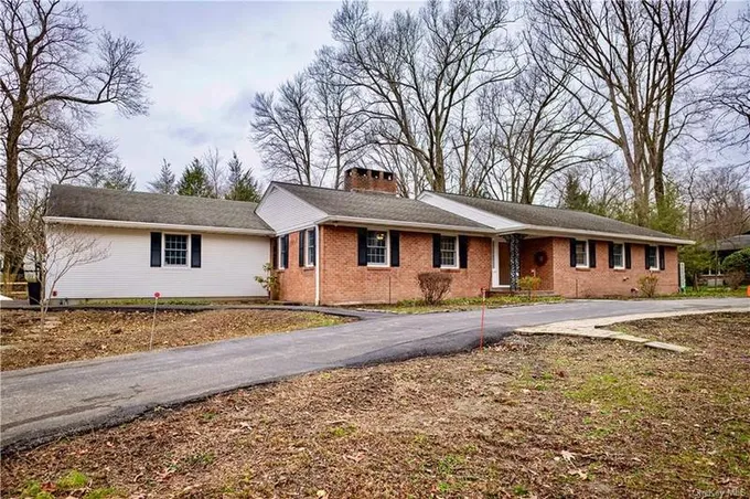 121 Dogwood Lane, Newburgh, NY 12550 for Sale