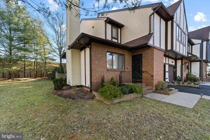 1 BECKETT CT, EWING, NJ 08628 Townhouse For Sale  MLS# NJME2038082