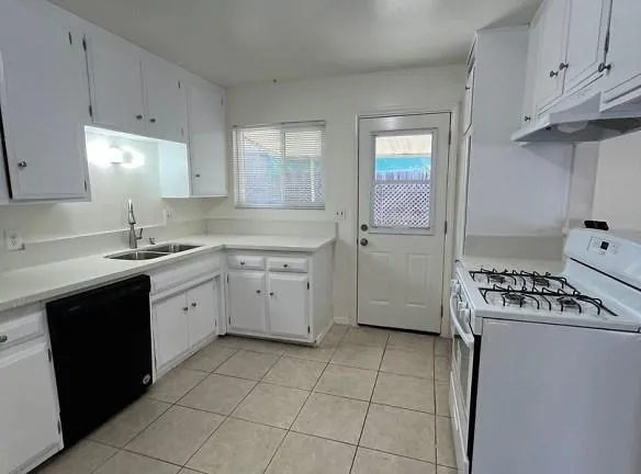 1607 Encino Ave - Monrovia, CA 91016 - Home For Rent