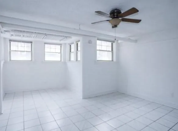 1900 W Ainslie St - Chicago, IL 60640 - Home For Rent