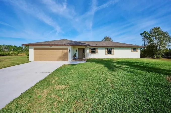 2410 Poinciana Dr, Indian Lake Estates, FL 33855 - MLS T3498354 for Sale