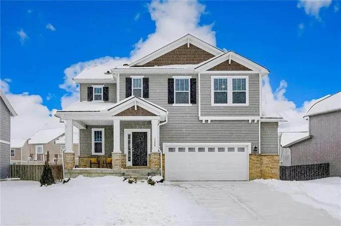 1425 SW FAIRFAX RD, Lee's Summit, MO 64083 Single Family Residence For Sale  MLS# 2468783