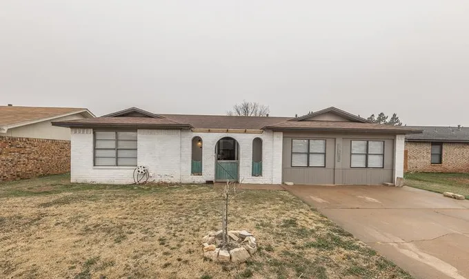 5723 1st PL, Lubbock, TX 79416 for Sale