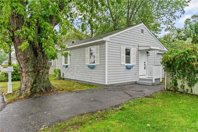 19 Curtis Street, Warwick, RI 02889 for Sale