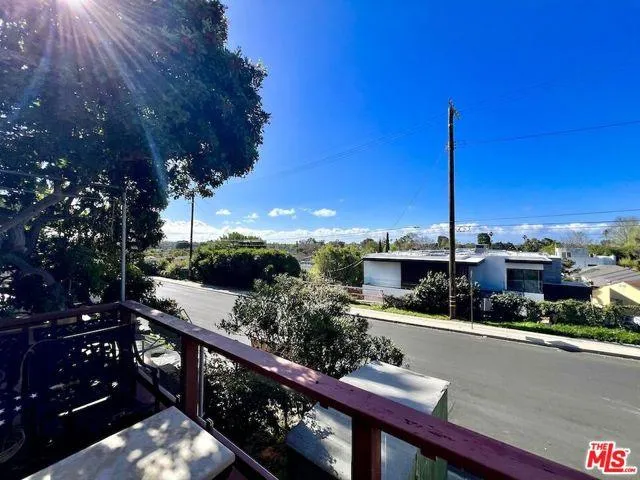 12652 Woodgreen, Los Angeles CA 90066 for Sale