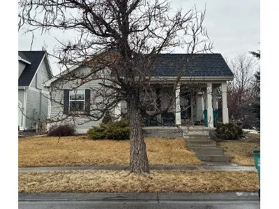 Crescent Dr for Sale