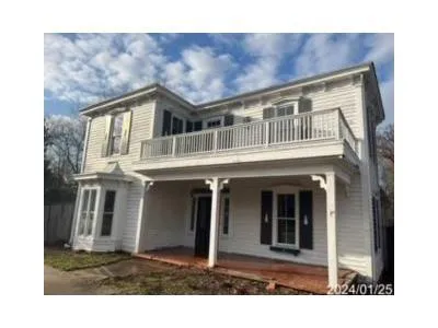 W Washington St for Sale