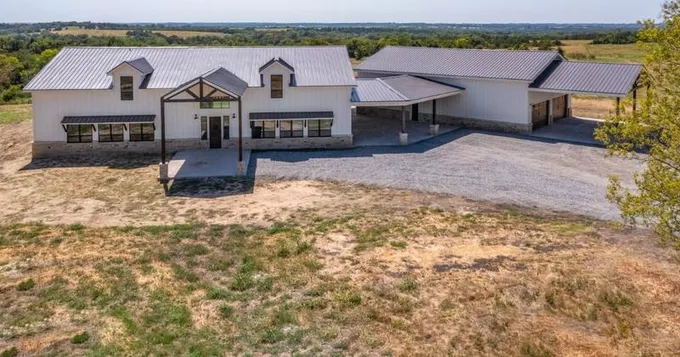 947 Everheart Rd, Bells, TX 75414 - MLS 20392695 for Sale
