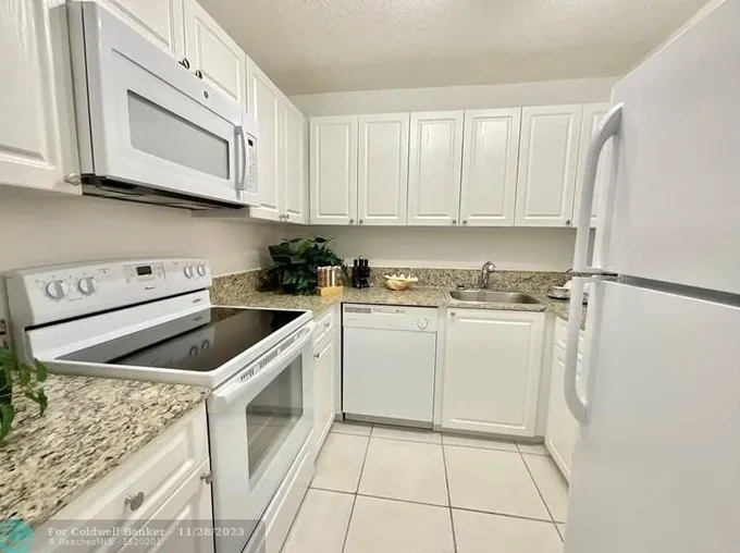9517 Fontainebleau Blvd #551-507, Miami, FL 33172 - MLS F10411392 for Rent