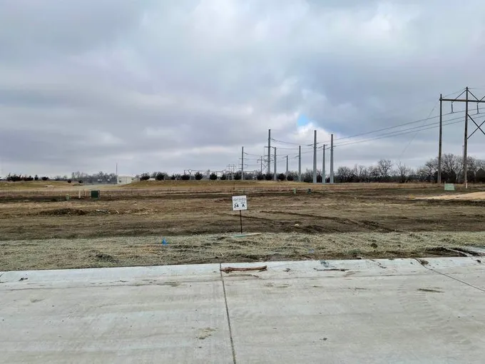 6948 East Pheasant Ridge Street, Bel Aire, KS 67226 for Sale