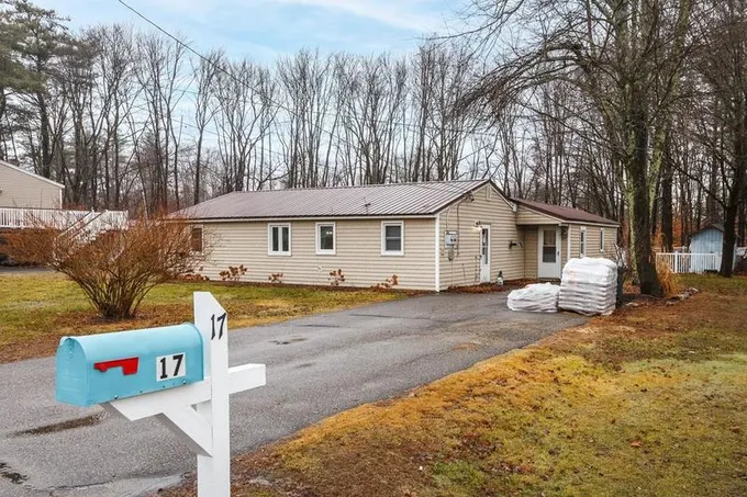 17 Elm Street, Epping, NH 03042 for Sale