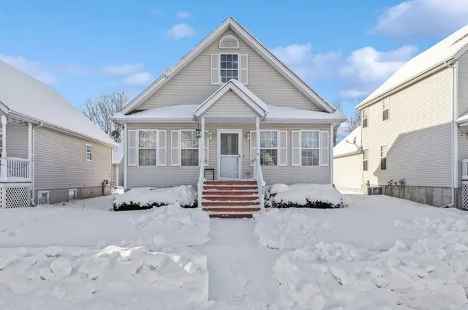 302 8th St, Kirkland, IL 60146 - MLS 11961270 for Sale