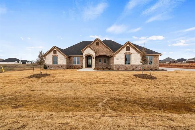 9524 Lynx Xing, Godley, TX 76044 for Sale