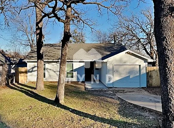 915 Winnie Street - Fort Worth, TX 76112 - Home For Rent