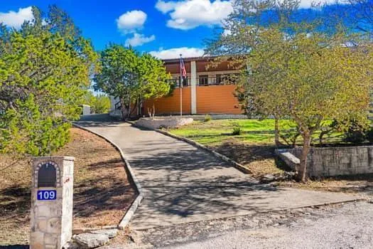 109 Valley Ridge Dr, Kerrville, TX 78028 for Sale