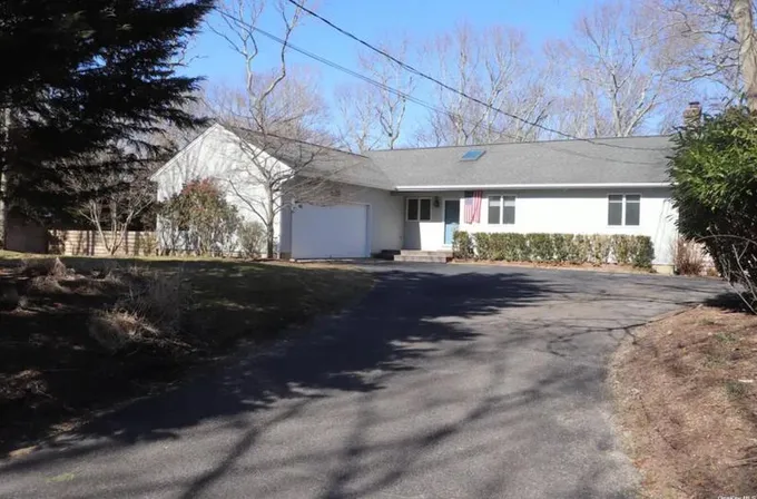 159 Woodbine Dr, East Hampton, NY 11937 - MLS 3523933 for Rent
