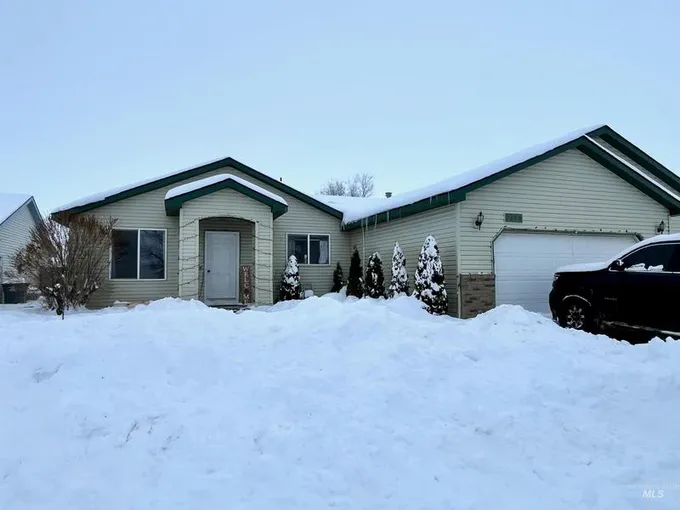 1240 Eric Court, Mountain Home, ID 83647 for Sale